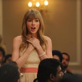 Taylor Swift in "New Girl"