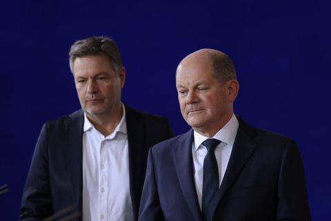 Wirtschaftsminister Robert Habeck (l.) und Bundeskanzler Olaf Scholz (r.)