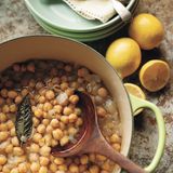 Kichererbsensuppe mit Zitrone und Kräutern