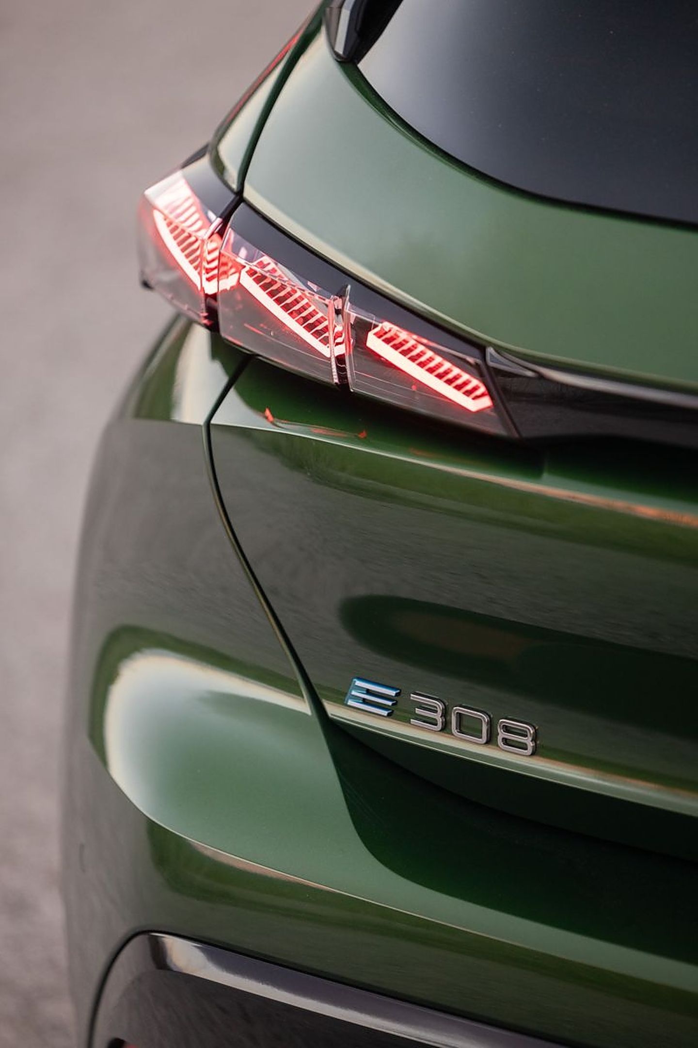 Peugeot E-308