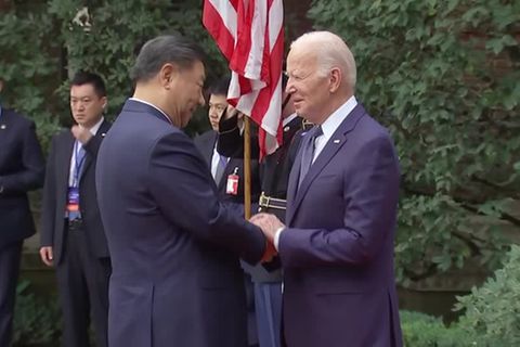 Video: Biden trifft Xi - persönlich