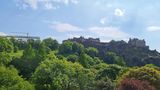 Edinburgh: Das Schloss auf einem Hügel. Es wird gemunkelt, dass es die Inspiration für Hogwarts ist.