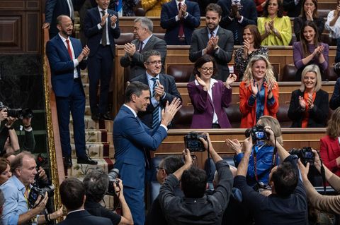 Pedro Sánchez bei seiner Wahl im Parlament von Madrid