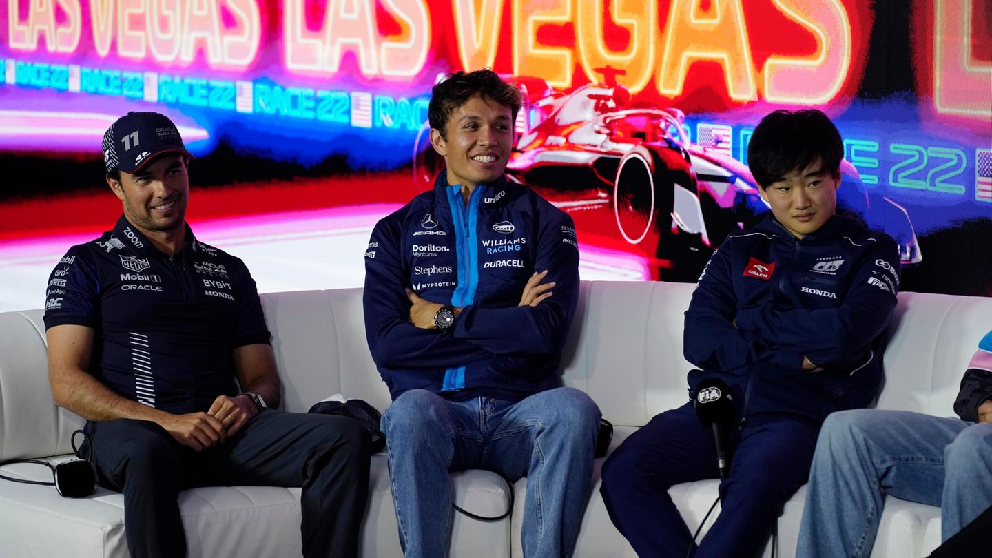 Sergio Perez, Alexander Albon und Yuki Tsunoda haben in Las Vegas die Möglichkeit, im Fahrerlager zu heiraten. Eine Hochzeitskapelle erinnert an die Geschichte Nevadas als US-Bundesstaat, in dem seit den 1930ern Vermählungen schnell und unkompliziert möglich sind. Bis dass der Tod sie scheide oder Liebe auf der Überholspur.