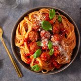 Spaghetti mit Fleischbällchen