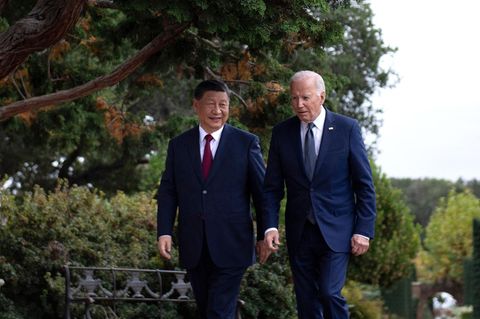 Xi Jinping und Joe Biden spazieren durch die Gärten des Filoli-Anwesens in der Nähe von San Francisco