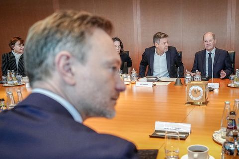 Finanzminister Christian Lindner (FDP), Wirtschaftsminister Robert Habeck (Grüne) und Bundeskanzler Olaf Scholz (SPD, v. l.)