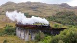 Der Jacobite Steam Train – der Hogwarts Express Vorbeifahrt des Jacobite Steam Train – dein Zug mit großer Dampfwolke