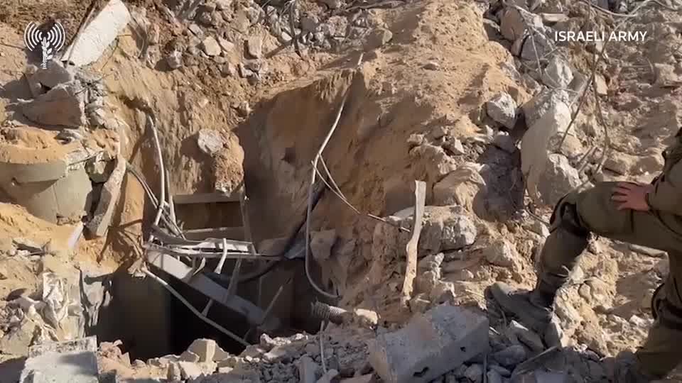 Video: Israel - Tunnel gefunden und Leiche einer israelischen Geisel geborgen Video: Israel - Tunnel gefunden und Leiche einer israelischen Geisel geborgen