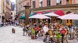 In Schweden gilt ein Mehrwertsteuersatz in der Gastronomie von 12 Prozent. Die Aufnahme zeigt ein Restaurant in der Altstadt, der Gamla Stan, in der Hauptstadt Stockholm.