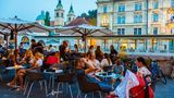 Ein lauer Abend in der Straßencafés von Ljubljana. Auch beim Thema Mehrwertsteuer in der Gastronomie ist Slowenien ganz entspannt. Der Satz beträgt nur 9,5 Prozent.