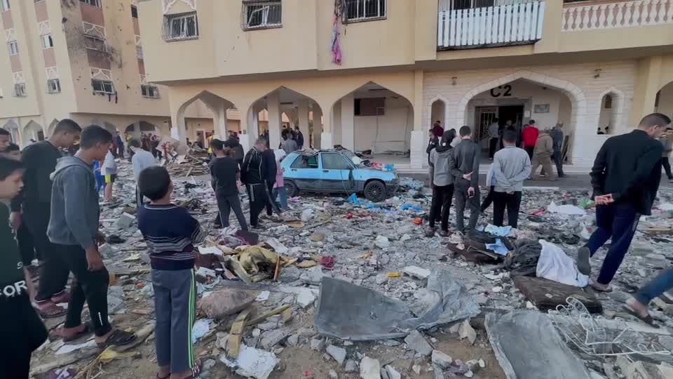 Video: WAFA - 26 Tote bei israelischem Bombardement von Chan Junis Video: WAFA - 26 Tote bei israelischem Bombardement von Chan Junis