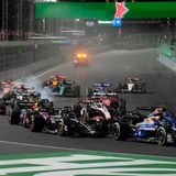 Und los geht's: Nach einer Verschiebung konnten am Samstagabend (Ortszeit) endlich die Motoren röhren