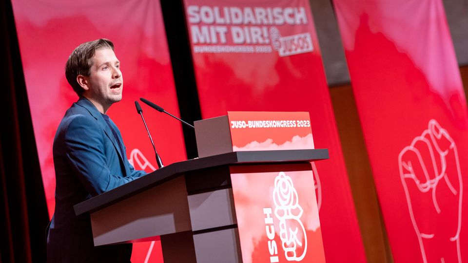 SPD-Generalsekretär Kevin Kühnert auf dem Juso-Bundeskongress in Braunschweig SPD-Generalsekretär Kevin Kühnert auf dem Juso-Bundeskongress in Braunschweig