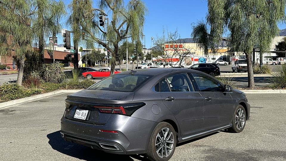 Chery Omoda O5 Sedan