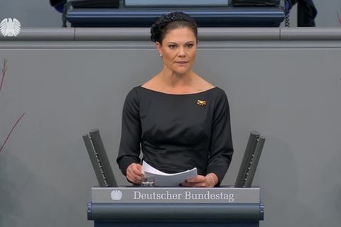 Video: Volkstrauertag: Gedenkstunde im Bundestag mit Kronprinzessin Victoria von Schweden