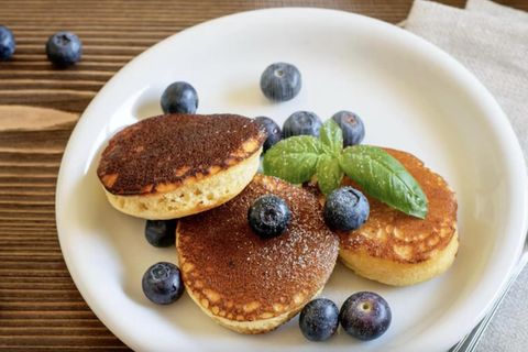 Frühstücksidee: Leckeres Rezept für den perfekten Start in den Tag: Bratapfel-Pancakes