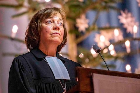 Annette Kurschus während einer Predigt in Bielefeld Heiligabend 2021