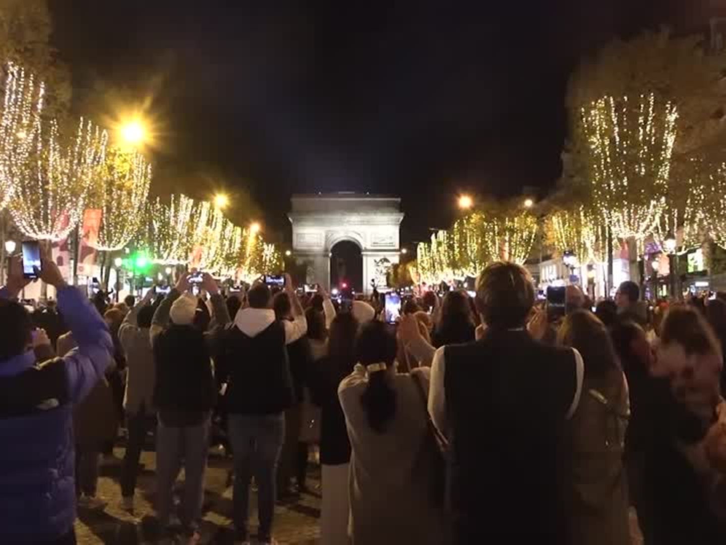 Video: Weihnachtsstimmung in Paris