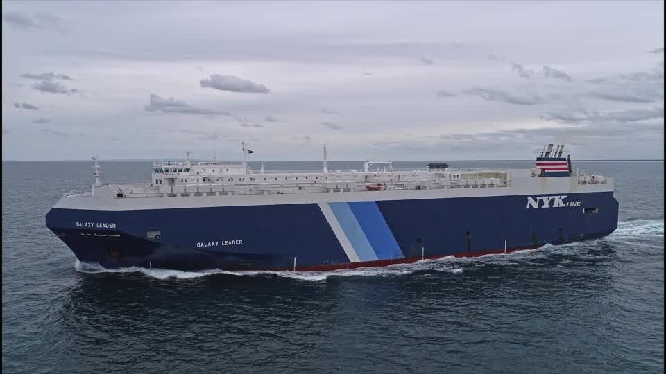 Video: Huthis aus dem Jemen haben Schiff im Roten Meer gekapert Video: Huthis aus dem Jemen haben Schiff im Roten Meer gekapert