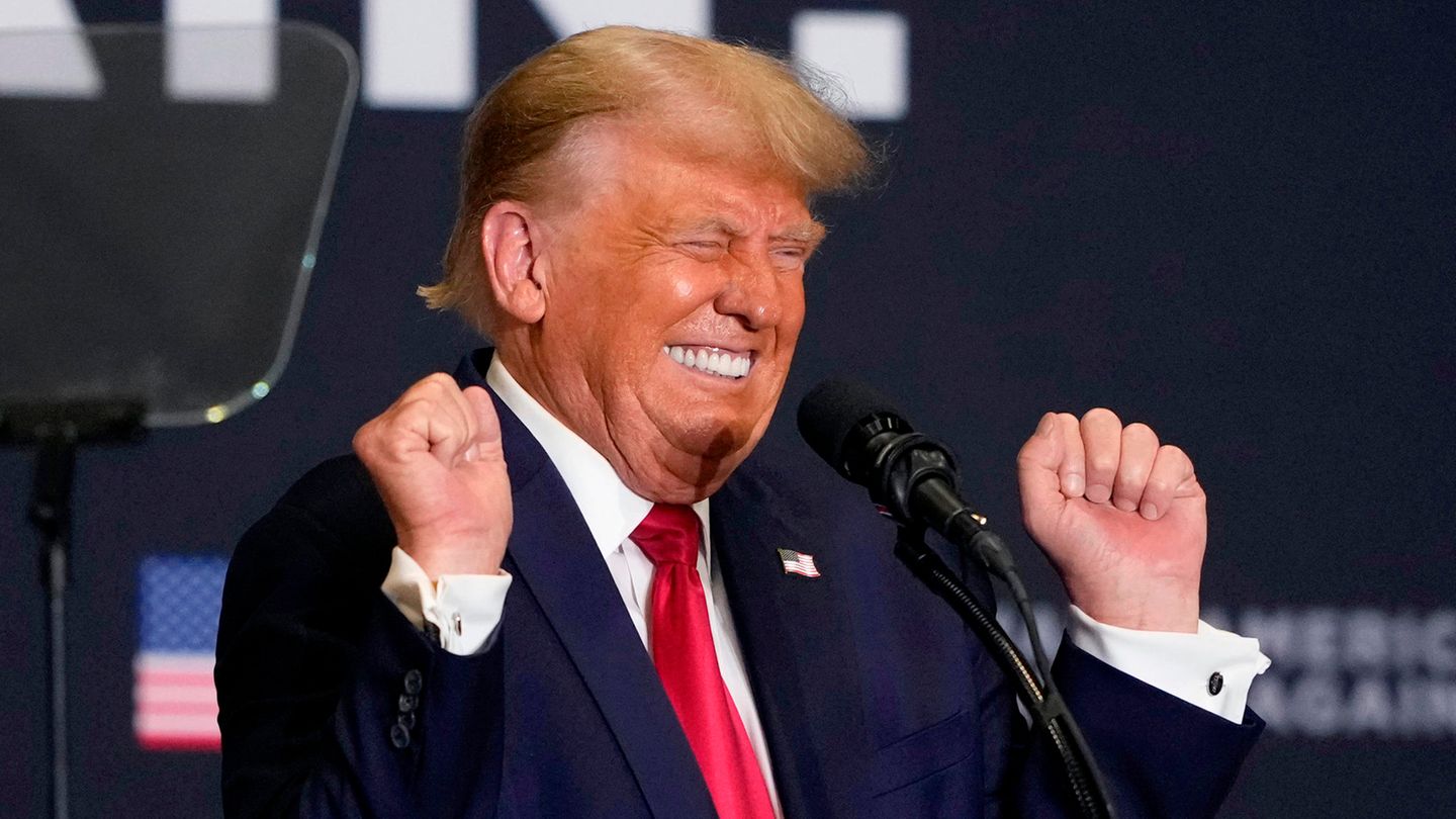 Donald Trump taunts US President Biden with a doctor’s note