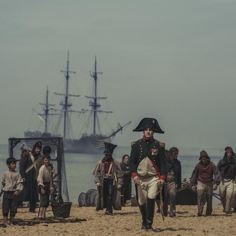 Film: Napoleon (Joaquin Phoenix) kehrt nach seinem Exil auf Elba nach Frankreich zurück