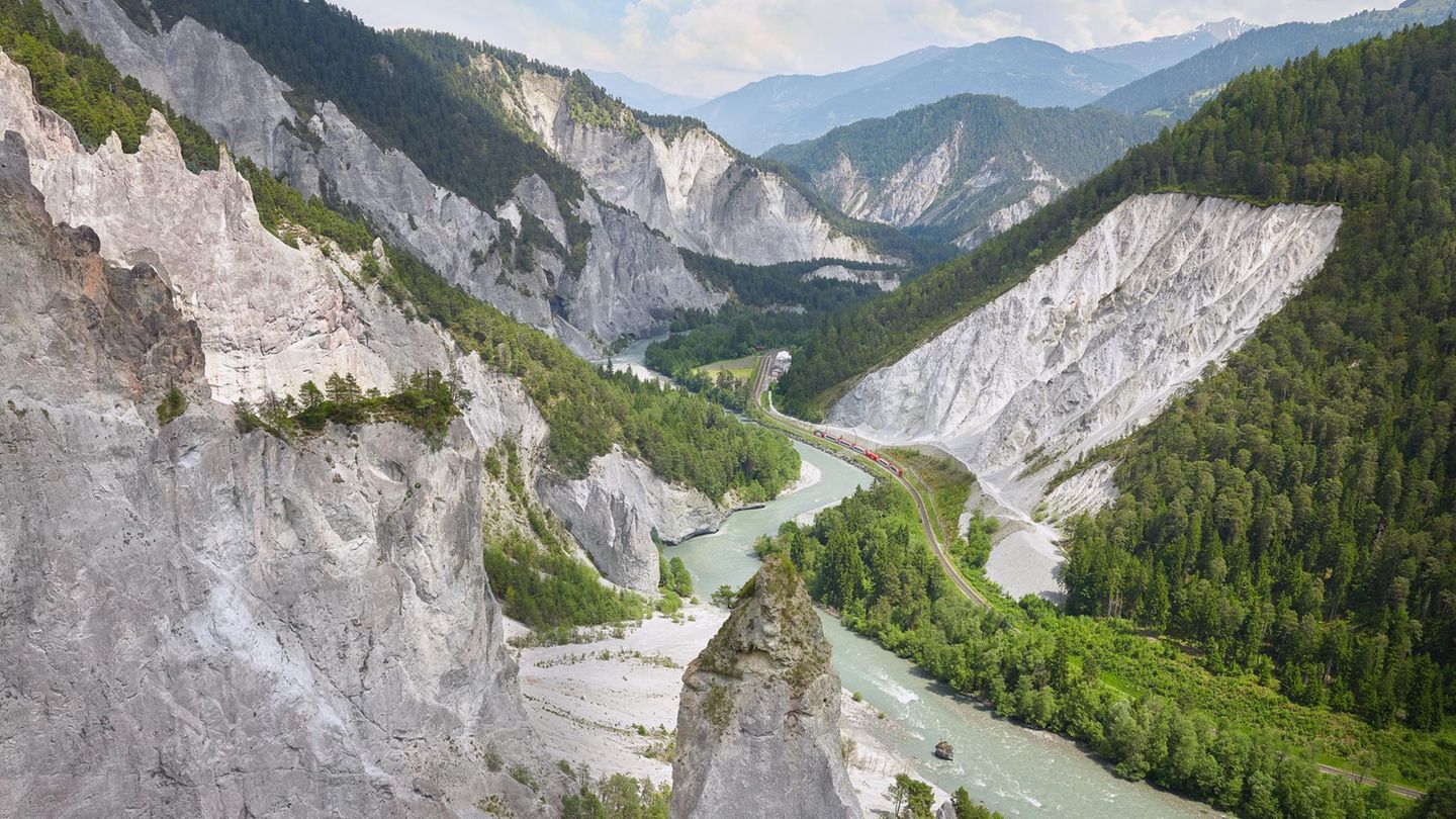 Mein magischer Ort: Filmreife Zugfahrt durch die Schweizer Alpen: Unterwegs im Glacier Express