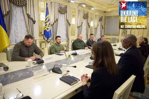 Der ukrainische Präsident Wolodymyr Zelenzky (2.v.l.) vor seinem Treffen mit US-Verteidigungsminister Lloyd Austin