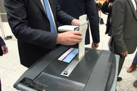 Video: Parlamentswahlen in den Niederlanden