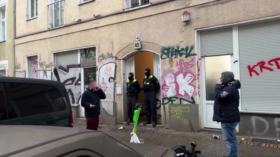 Video: Razzien gegen Hamas-Anhänger in vier Bundesländern Video: Razzien gegen Hamas-Anhänger in vier Bundesländern