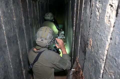Israelische Armee führt durch Hamas-Tunnelsystem unter Krankenhaus