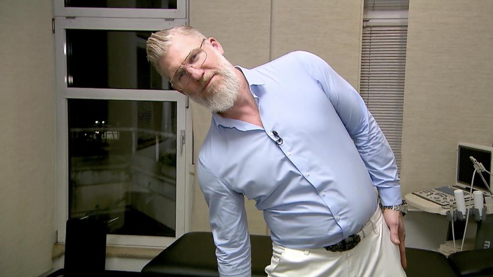 Experte im Video: Jeder dritte Deutsche hat Rücken – Orthopäde erklärt, was Sie dagegen tun können