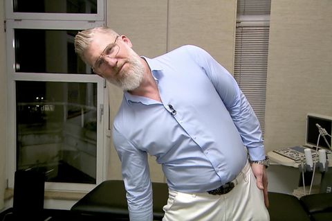 Experte im Video: Jeder dritte Deutsche hat Rücken – Orthopäde erklärt, was Sie dagegen tun können