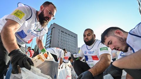 Tokio veranstaltet seine erste Weltmeisterschaft im Müllsammeln