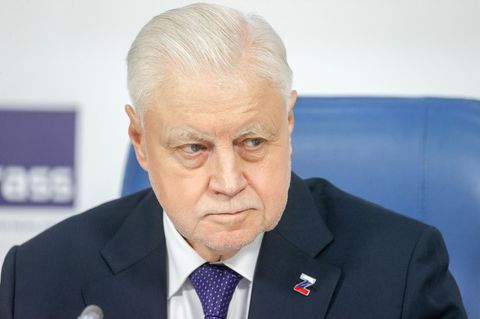 Sergej Mironow, Chef der Partei Gerechtes Russland, hat laut BBC ein in der Ukraine entführtes Kind adoptiert