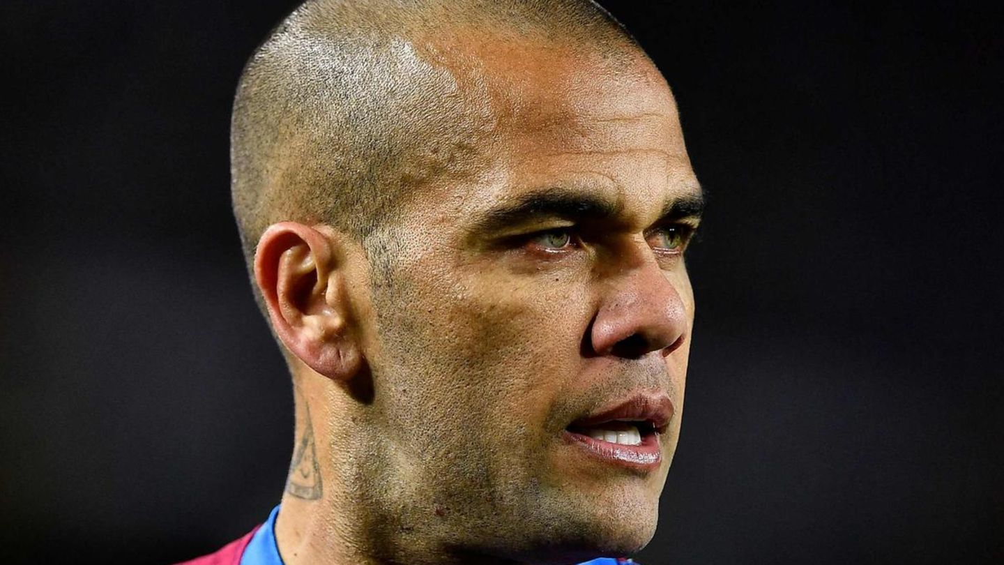 Dani Alves: Public prosecutor demands nine years in prison for rape