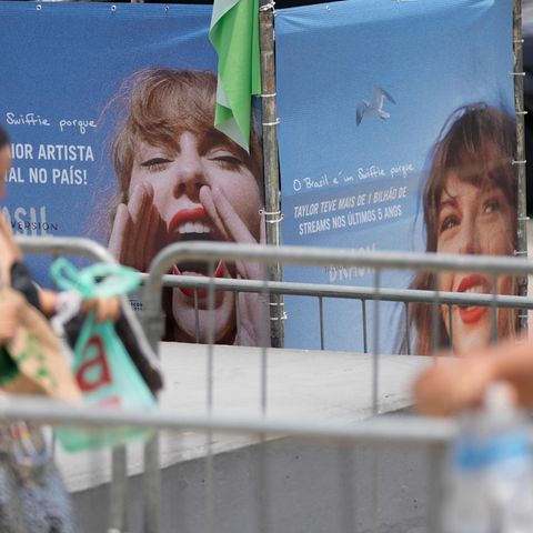 Ein Taylor-Swift-Plakat beim Konzert der Sängerin in Rio de Janeiro.