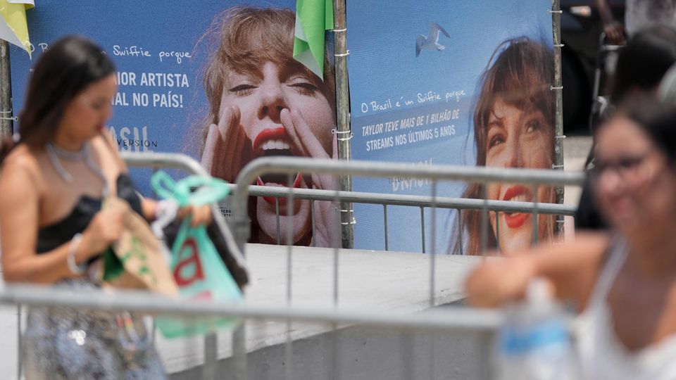 Ein Taylor-Swift-Plakat beim Konzert der Sängerin in Rio de Janeiro.