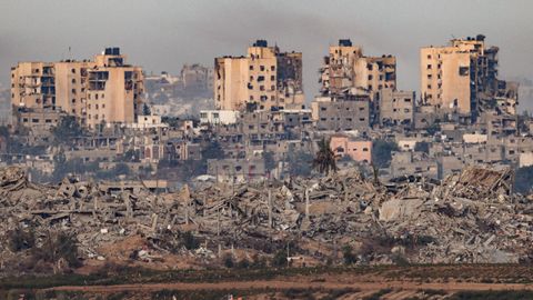 Die zerbombte "Skyline" des Gazastreifens am 22. November von der südisraelischen Grenze aus aufgenommen