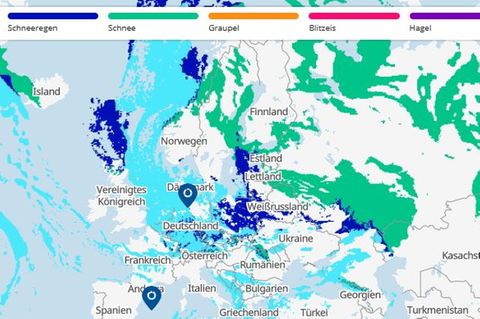 Eine Wetter-Karte zeigt Schnee, Regen und Graupel an diesem Wochenende