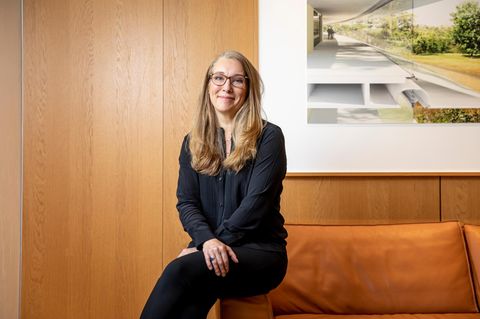 Sarah Herrlinger ist Director of Global Accessibility Policy & Initiatives bei Apple
