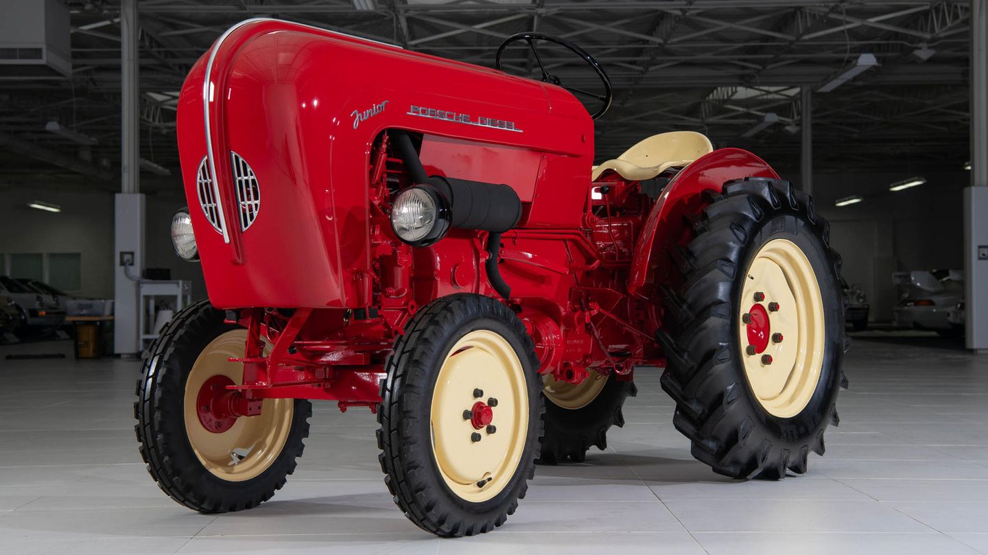 1959 Porsche Diesel Junior 108 S Vineyard Tractor