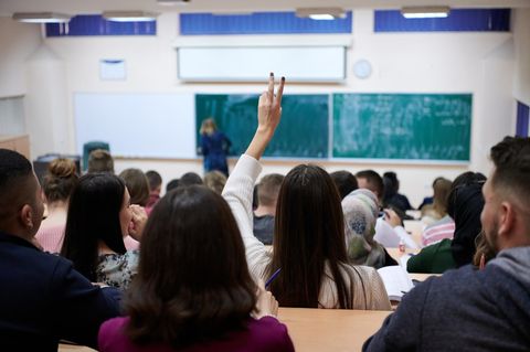 Tragen Studierende wirklich aktiv zum Auszubildendenmangel in Deutschland bei?