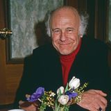 Am 4. Februar starb der Schauspieler Dieter Schaad im Alter von 96 Jahren in seiner Geburtsstadt Wiesbaden. Schaad besuchte von 1945 bis 1947 die Schauspielschule in seiner Heimatstadt Wiesbaden. Neben Engagements unter anderem in Worms, Bielefeld, Krefeld, Köln, Darmstadt und Wiesbaden stand er in mehr als 120 Film- und Fernsehproduktionen vor der Kamera, unter anderem der "Lindenstraße". Zuletzt drehte er im Dezember 2022 unter der Regie von Nina Wolfrum den Kölner WDR-Tatort "Des anderen Last", der noch ausgestrahlt wird.
