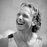 Sechs Jahre lang kämpfte der frühere Stabhochspringer Tim Lobinger gegen Blutkrebs. Bereits ein Jahr vor seinem Tod eröffneten ihm die Ärzte, dass er nicht mehr lange zu leben habe. Bei Lobinger war im März 2017 Blutkrebs diagnostiziert worden. Nach Chemotherapien, Stammzellspenden, zwischenzeitlichen Rückfällen und einem kurzzeitigen Leberversagen im Sommer 2018 galt der Hallen-Weltmeister von 2003 wieder als gesund. 2020 musste er sich aber wieder einer Therapie unterziehen und erhielt zusätzlich Bestrahlungen. Lobinger war 1997 der erste deutsche Stabartist, der im Freien die Sechs-Meter-Marke überwand. 2003 gewann er in Birmingham Gold bei den Hallen-Weltmeisterschaften. Nach seiner Karriere arbeitete er vier Jahre lang als Athletiktrainer bei den Fußballern von RB Leipzig. 1997 sprang er in Köln-Müngersdorf deutschen Rekord mit 6,00 Metern. Erst 2012 hatte der Olympia-Zweite Björn Otto diese Marke um einen Zentimeter übertroffen. Verwehrt blieb Lobinger eine Medaille bei Olympischen Spielen und Freiluft-Weltmeisterschaften. 2011 ehrte der DLV den Stabhochspringer bei den nationalen Titelkämpfen in Kassel mit dem Rudolf-Harbig-Preis. Am 16. Februar starb er im Alter von 50 Jahren.