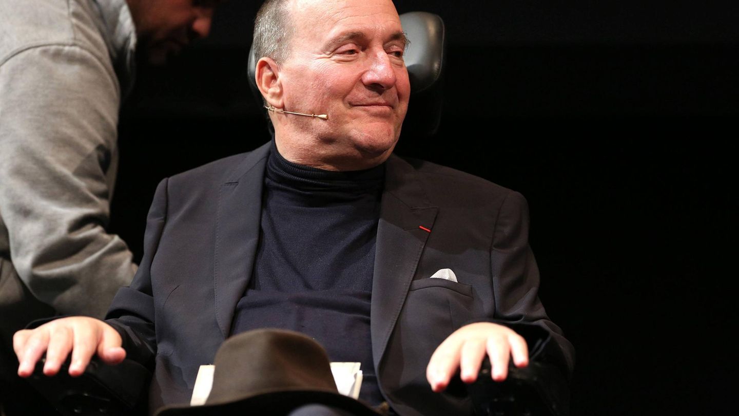 Philippe Pozzo di Borgo Der querschnittsgelähmte französische Geschäftsmann starb am 1. Juni im Alter von 72 Jahren. Einem Millionenpublikum wurde er bekannt durch den Film "Ziemlich beste Freunde", in dem sein Schicksal verfilmt wurde. Der nach einem Gleitschirmunfall 1993 vom Hals an abwärts gelähmte Franzose hatte den damals 20-jährigen, frisch aus dem Gefängnis entlassenen Franzosen algerischen Ursprungs Abdel Sellou als Pfleger engagiert. Bis zu seinem Unfall war er Geschäftsführer des Champagnerhauses Pommery.