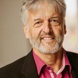 Gunther Braun, 58,  Bürgermeister von Steinen, parteilos  "Die Kommunen sind das letzte Glied in der Kette – das merkt man auch beim Thema Asyl. Wir Bürgermeister haben das viel zu lange mitgemacht, stets versucht, es irgendwie hinzukriegen. Jetzt ist es fünf nach zwölf. Wir müssen die Zuwanderung begrenzen, ohne extrem zu werden. Unser Boot ist jedenfalls voll. Schon die Erstunterbringung ist zu teuer, und da geht es noch nicht um Wohnungen, Sprachkurse, Schul- und Kitaplätze. Der Bürokratieaufwand ist enorm, die Suche nach den Grundstücken, das Ringen um Arbeitsplätze. Dann die vagen Angaben. Da heißt es: Am Wochenende kommen wohl Hunderte minderjährige Flüchtlinge. Man organisiert mit allen Kräften eine Unterkunft, ohne zu wissen, wer und wie viele tatsächlich kommen. Und um zu sparen, muss ich mich ständig für das kleinere Übel entscheiden. Diese Sitzungen sind die unangenehmsten: Wenn wir sehenden Auges ein neues Problem schaffen müssen, um ein anderes zu lösen. Da fühle ich mich oft ohnmächtig. Gerade ist Bürgermeister zu sein ein ewiges Aushalten. Man kann nur versuchen, seinem Gewissen treu zu bleiben. Aber menschlich zerreißt es mich. Wir wollen alle, dass die Menschen gut ankommen, aber wir können nicht alle Probleme bewältigen. Es gibt schon lange zu viele Kinder ohne Kitaplatz. Wenn wir immer mehr Familien aufnehmen, droht die Stimmung zu kippen. Ich habe Angst, dass sich die soziale Schere weitet und der Neid wächst. Wenn der mit voller Wucht zuschlägt, das wäre das Schlimmste für die Demokratie."