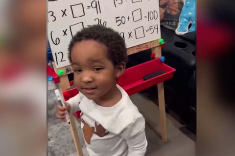 Devan aus Südafrika ist mit nur knapp zwei Jahren ein "Mathe-Genie"