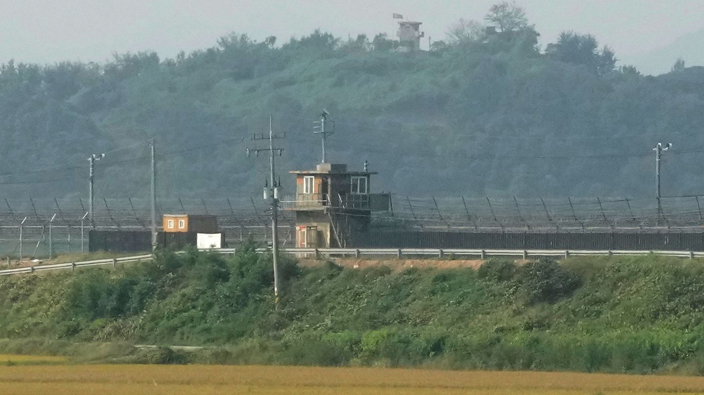 North Korea is rebuilding military posts on the border with South Korea