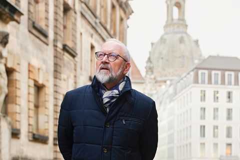Herfried Münkler vor der Frauenkirche in Dresden